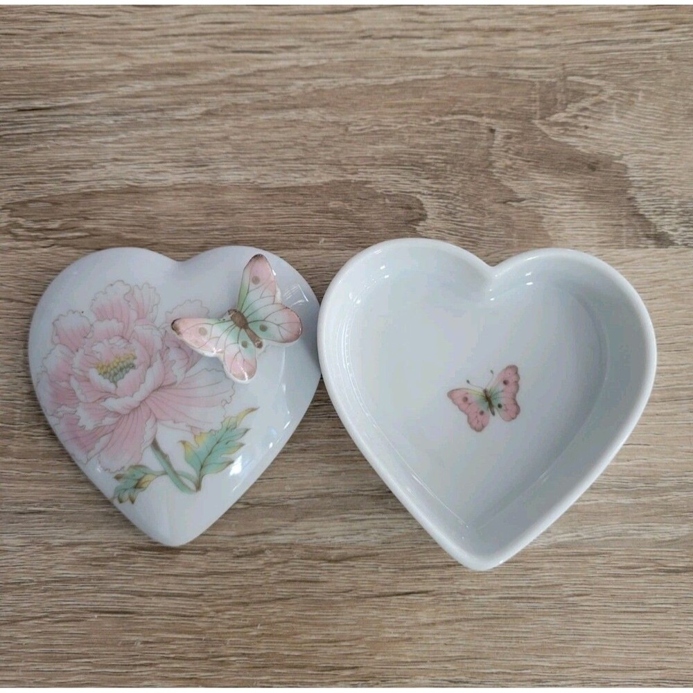 Arnart Imports 1982 Vintage Butterfly Trinket Heart Box Japan Pink